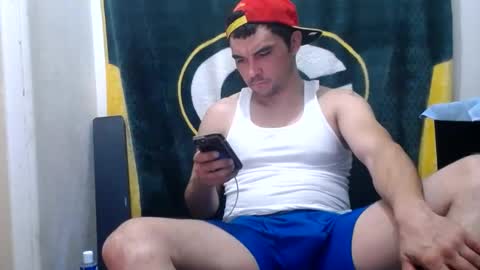 Snapshot of small_wood21 chatting on January 12, 2025, 9:51 am small wood21 online show from January 12, 2025, 9:51 am