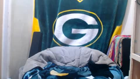 Snapshot of small_wood21 chatting on February 28, 2025, 11:47 am small wood21 online show from February 28, 2025, 11:47 am