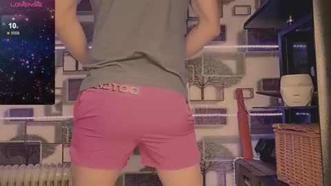 Snapshot of smalldickboy4life chatting on October 4, 2025, 10:02 am Smalldickboy4life online show from October 4, 2025, 10:02 am