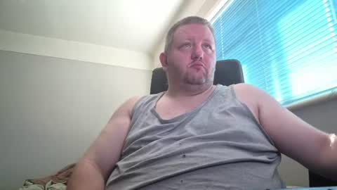 Snapshot of smallone19832 chatting on June 19, 2026, 8:51 am smallone19832 online show from June 19, 2026, 8:51 am