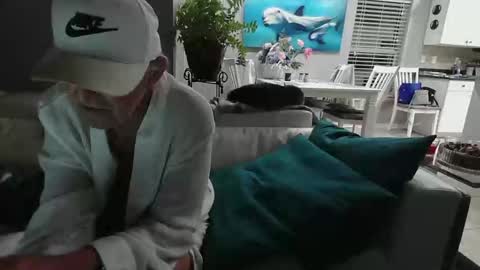 Snapshot of smallpenisbigtongue chatting on February 11, 2025, 3:40 am Daddy online show from February 11, 2025, 3:40 am