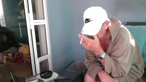 Daddy online show from November 18, 2025, 1:15 pm