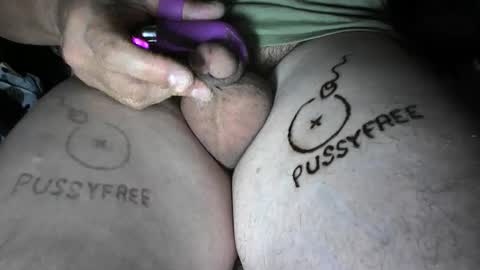 Snapshot of smallpenismwm chatting on June 2, 2026, 12:01 am pussyfree4eva online show from June 2, 2026, 12:01 am