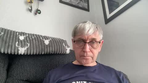 SmallSi online show from April 22, 2026, 1:34 pm