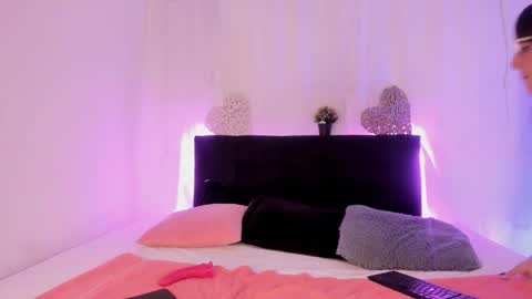 Snapshot of smallsweets_ chatting on September 10, 2025, 12:16 pm smallsweets_ online show from September 10, 2025, 12:16 pm