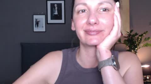 Snapshot of smalltittsbigsoul chatting on July 8, 2026, 5:39 pm Anna no bbbbybybbabebyy just Anna. And dont call me mom please. online show from July 8, 2026, 5:39 pm