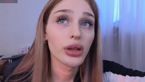 Snapshot of smanuna chatting on December 15, 2024, 9:24 am Manuna online show from December 15, 2024, 9:24 am