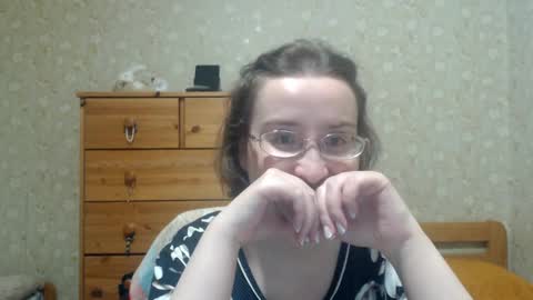 smart_rose online show from April 1, 2026, 7:33 pm