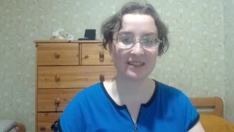 smart_rose online show from April 8, 2026, 4:18 pm