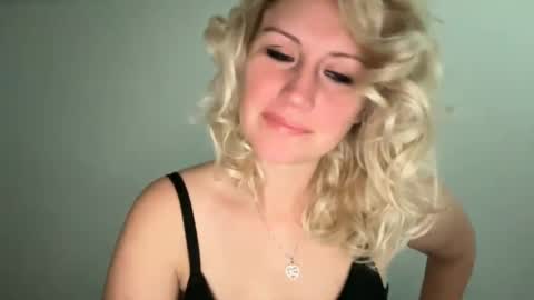 smexxii93 online show from December 4, 2024, 3:43 pm