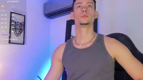 Snapshot of smiith_jade chatting on March 4, 2025, 9:54 pm Jade Smiith online show from March 4, 2025, 9:54 pm