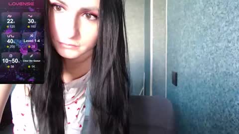 smile_cute_fox online show from September 29, 2025, 8:19 am