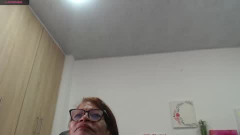 Smileth online show from November 11, 2025, 1:22 pm