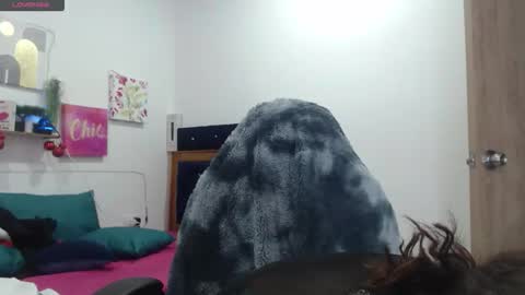 Smileth online show from December 14, 2025, 1:49 pm