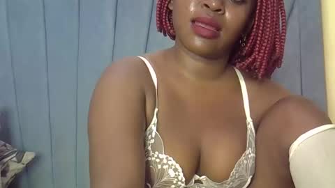 smiley_berry online show from September 13, 2025, 8:41 pm