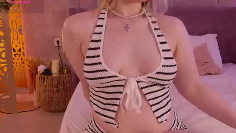 Snapshot of smiley_mia_ chatting on July 8, 2026, 7:07 pm Mia online show from July 8, 2026, 7:07 pm
