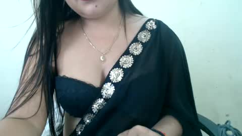 Snapshot of smiley_queen99 chatting on June 19, 2026, 8:29 am smiley online show from June 19, 2026, 8:29 am