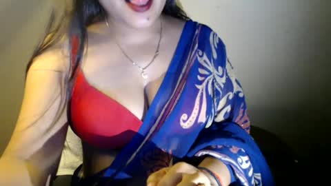 Snapshot of smiley_queen99 chatting on July 13, 2026, 5:38 pm smiley online show from July 13, 2026, 5:38 pm