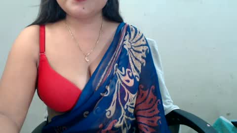 Snapshot of smiley_queen99 chatting on July 14, 2026, 12:33 pm smiley online show from July 14, 2026, 12:33 pm