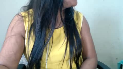 Snapshot of smiley_queen99 chatting on July 17, 2026, 10:33 am smiley online show from July 17, 2026, 10:33 am