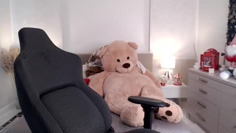 S online show from February 11, 2025, 10:15 am