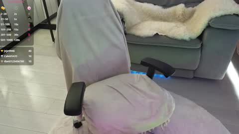 smilym online show from October 4, 2025, 12:03 pm