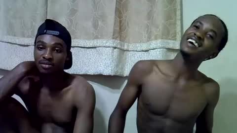 smilzzz online show from March 22, 2026, 7:39 pm