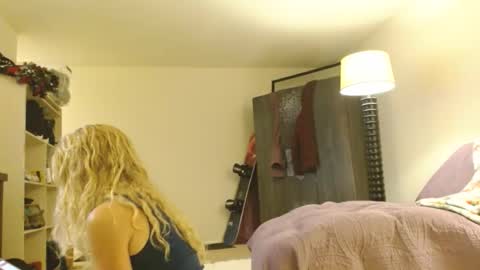 smitheight online show from March 2, 2025, 3:02 am