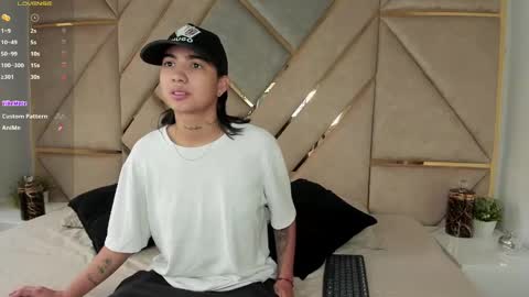 Snapshot of smithjay_ chatting on December 3, 2024, 12:27 pm Smith Jay online show from December 3, 2024, 12:27 pm