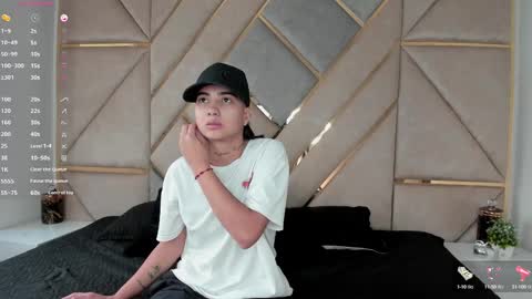 Snapshot of smithjay_ chatting on December 11, 2024, 12:23 pm Smith Jay online show from December 11, 2024, 12:23 pm