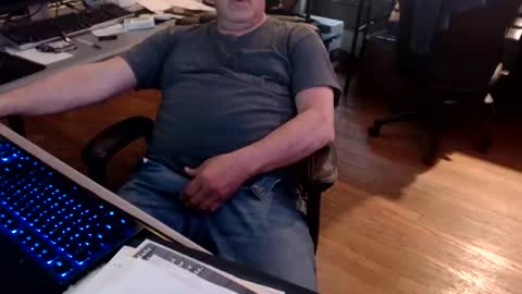 Snapshot of smly chatting on April 2, 2026, 6:05 pm smly online show from April 2, 2026, 6:05 pm