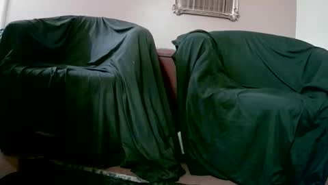 love bug online show from October 19, 2025, 5:08 am