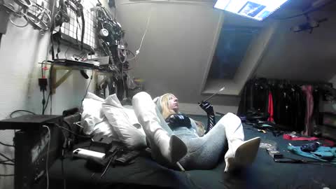 smokeslut365 online show from February 27, 2025, 5:56 am