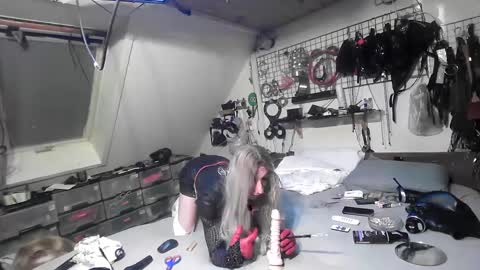 smokeslut365 online show from March 3, 2025, 7:06 pm