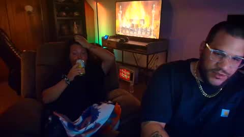 Snapshot of smokewithus2519 chatting on October 21, 2025, 2:01 am Come Smoke With Us online show from October 21, 2025, 2:01 am