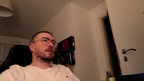 Snapshot of smoothie987987 chatting on January 3, 2025, 6:44 am AllDayIDream online show from January 3, 2025, 6:44 am