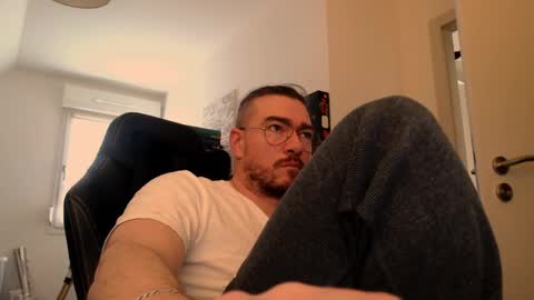 Snapshot of smoothie987987 chatting on January 3, 2025, 10:20 am AllDayIDream online show from January 3, 2025, 10:20 am