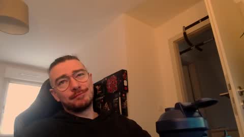 Snapshot of smoothie987987 chatting on January 17, 2025, 9:49 am AllDayIDream online show from January 17, 2025, 9:49 am