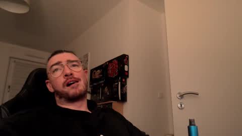 Snapshot of smoothie987987 chatting on January 17, 2025, 10:23 pm AllDayIDream online show from January 17, 2025, 10:23 pm