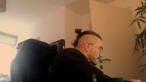 Snapshot of smoothie987987 chatting on February 7, 2025, 9:37 am AllDayIDream online show from February 7, 2025, 9:37 am