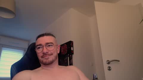 Snapshot of smoothie987987 chatting on February 12, 2025, 7:02 am AllDayIDream online show from February 12, 2025, 7:02 am