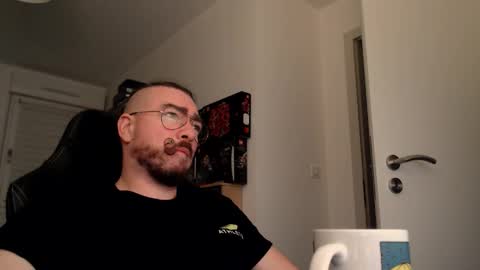 Snapshot of smoothie987987 chatting on October 18, 2025, 4:04 am AllDayIDream online show from October 18, 2025, 4:04 am