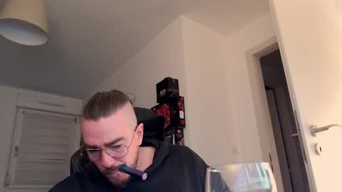 Snapshot of smoothie987987 chatting on October 24, 2025, 6:59 pm AllDayIDream online show from October 24, 2025, 6:59 pm