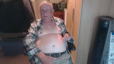 smoothmutton online show from October 7, 2025, 6:05 pm