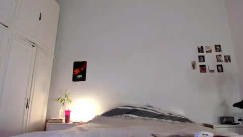   online show from November 7, 2025, 1:38 am