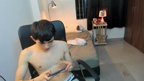 snak_master1 online show from November 6, 2025, 5:19 am