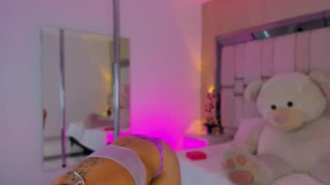  daya  online show from November 27, 2025, 3:52 am