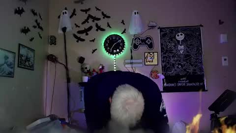 Snapshot of snarfle chatting on December 1, 2024, 11:47 pm Viiscount Snarfle Von Snarfenberg online show from December 1, 2024, 11:47 pm