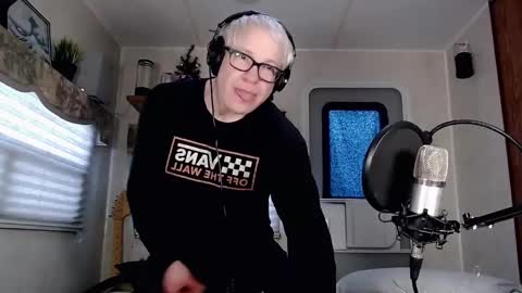 Snapshot of snarfle chatting on March 1, 2025, 3:27 pm Viiscount Snarfle Von Snarfenberg online show from March 1, 2025, 3:27 pm