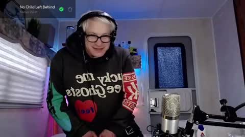 Snapshot of snarfle chatting on March 9, 2025, 8:52 pm Viiscount Snarfle Von Snarfenberg online show from March 9, 2025, 8:52 pm